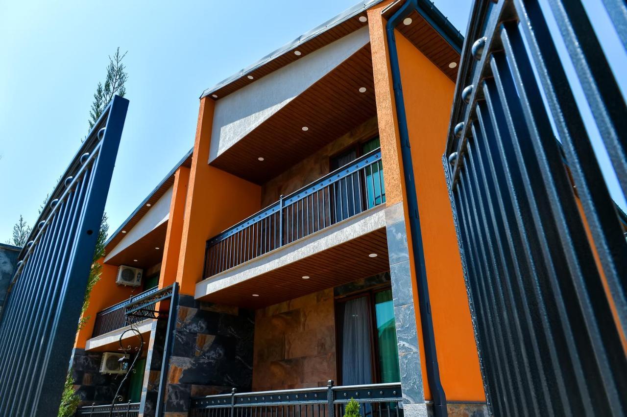 Lions Apartment Уреки Экстерьер фото