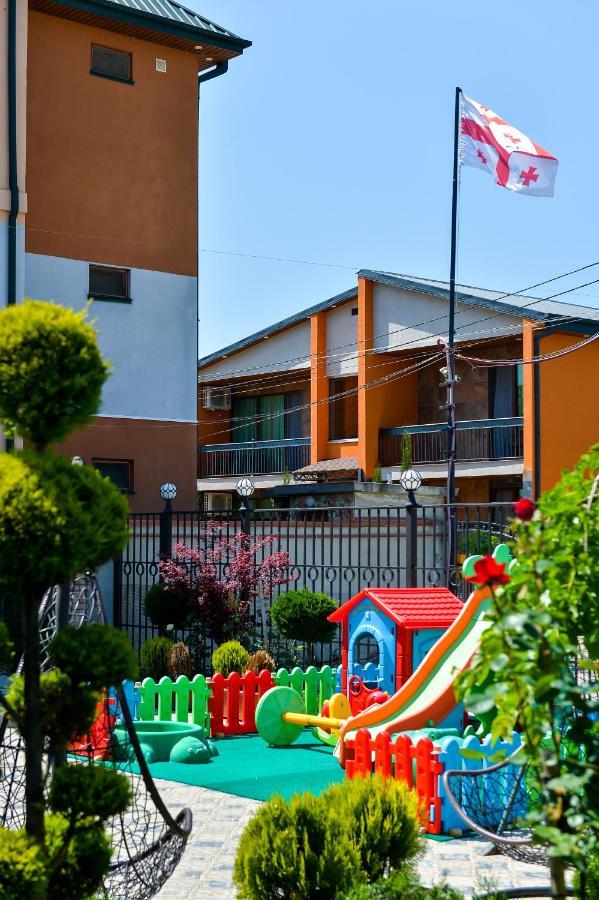 Lions Apartment Уреки Экстерьер фото
