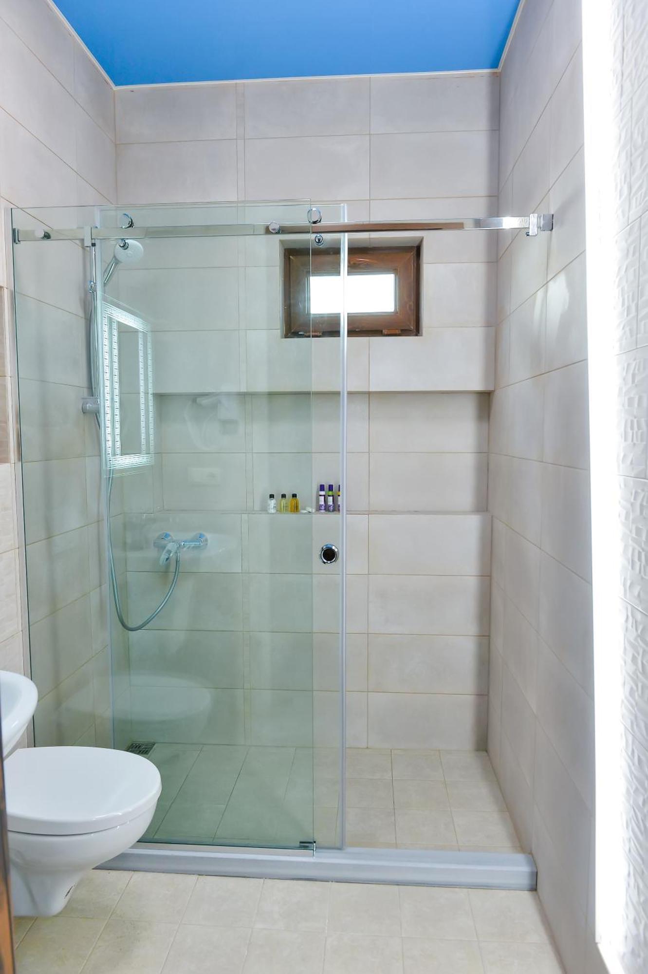 Lions Apartment Уреки Экстерьер фото